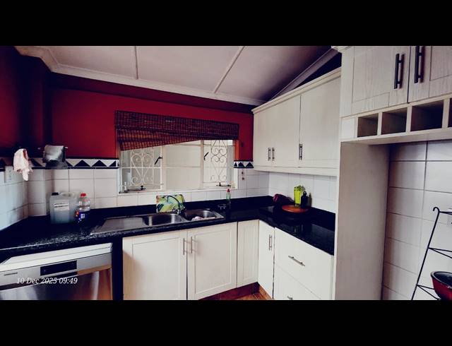 15 BEDROOM FREESTANDING FOR SALE IN SCOTTSVILLE